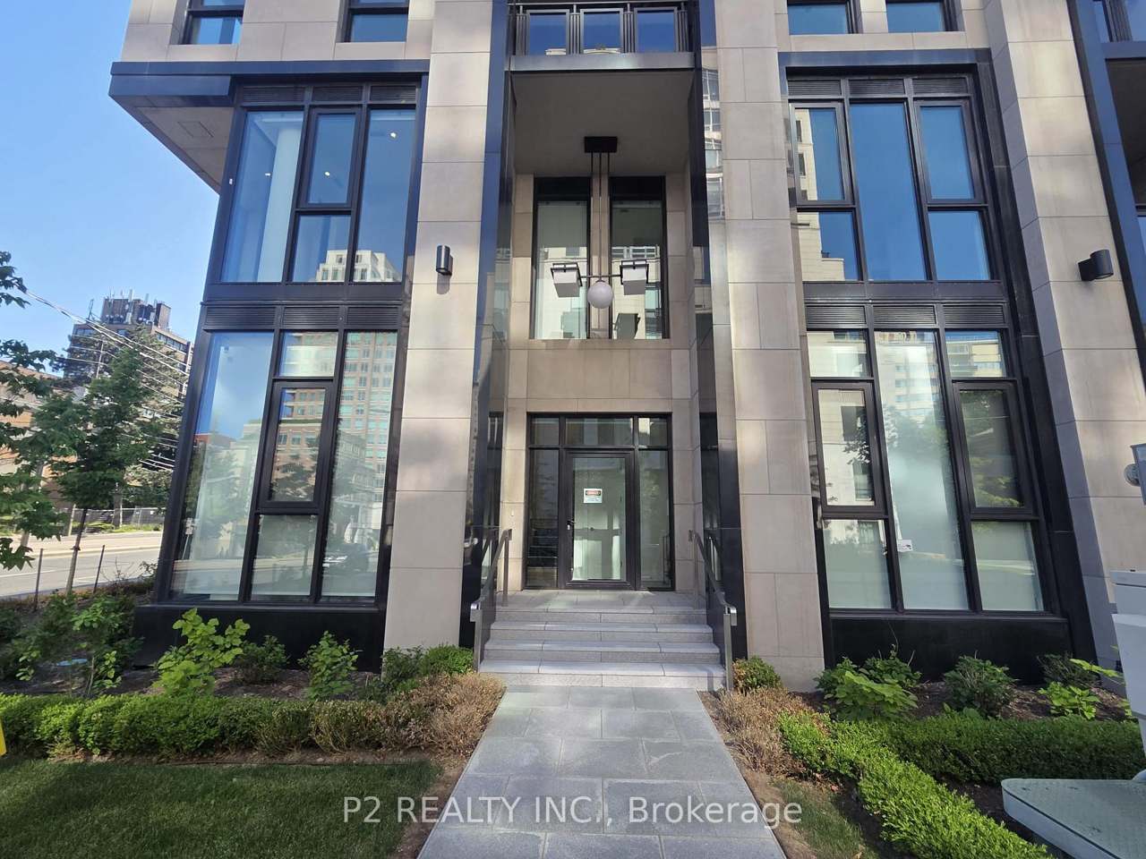 2 Forest Hill Road 301, Toronto, ON M4V 2L3