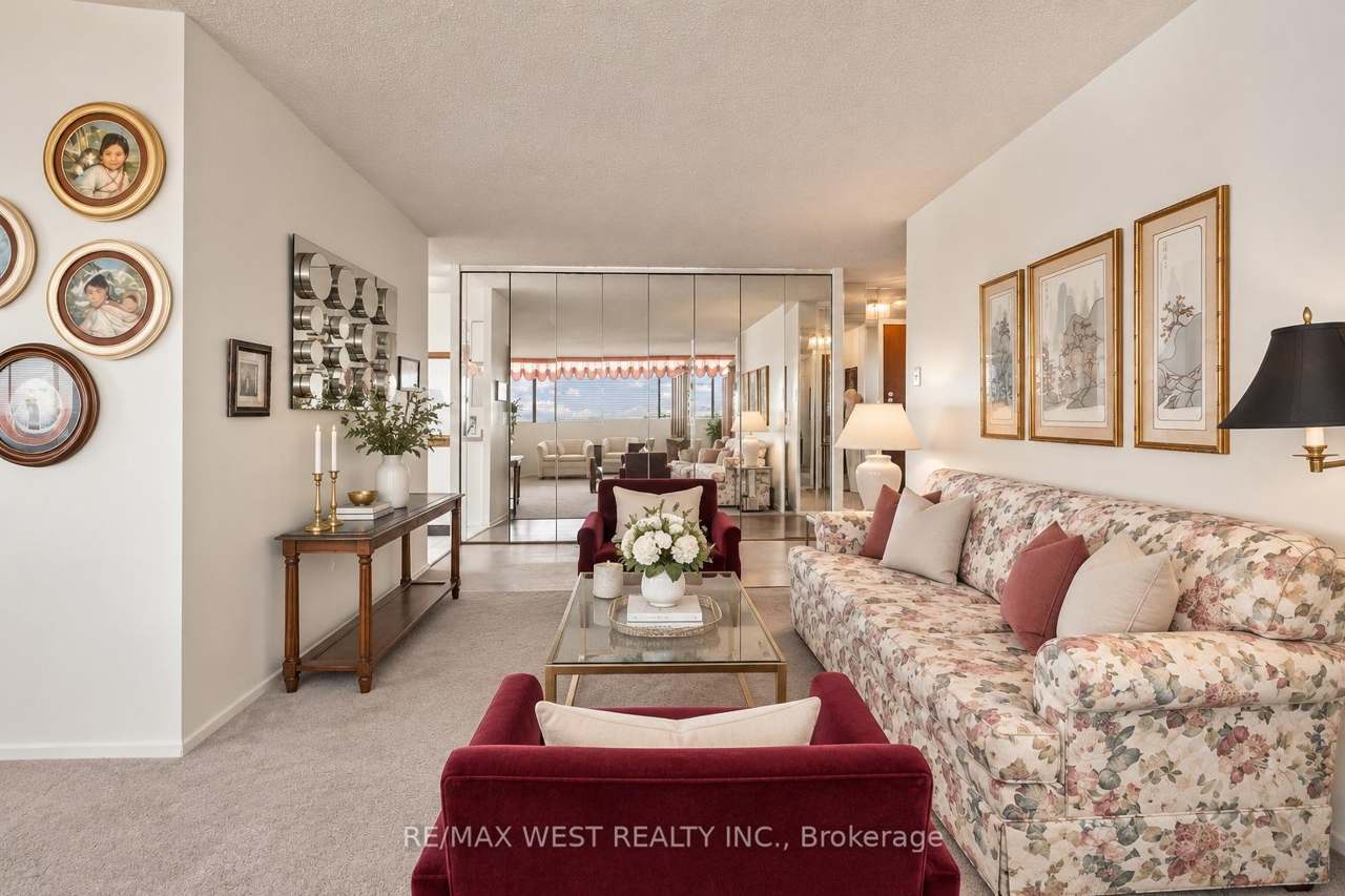 80 Antibes Drive 2702, Toronto, ON M2R 3N5
