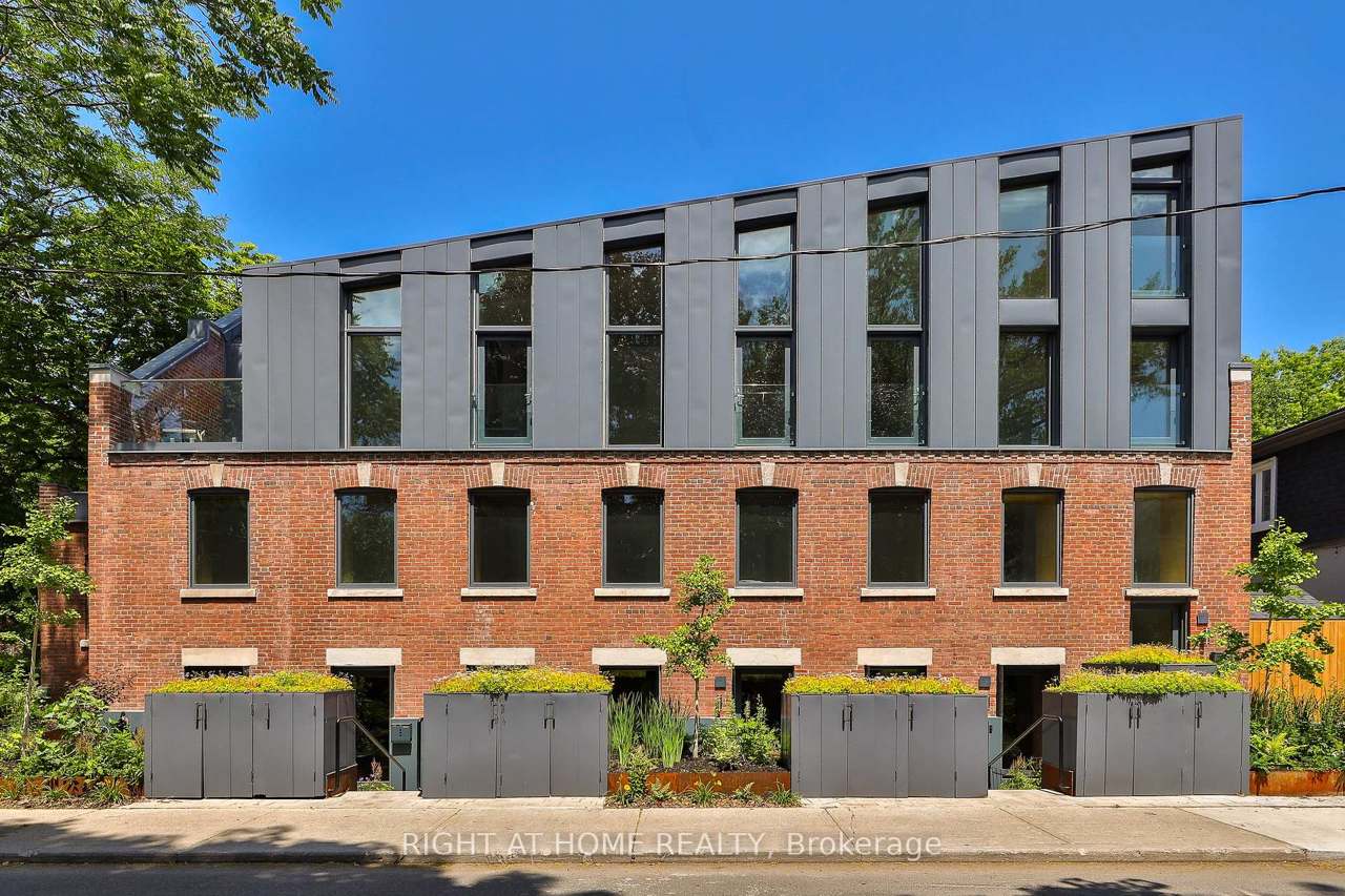225 Brunswick Avenue Penthouse 2, Toronto, ON M5S 2M6