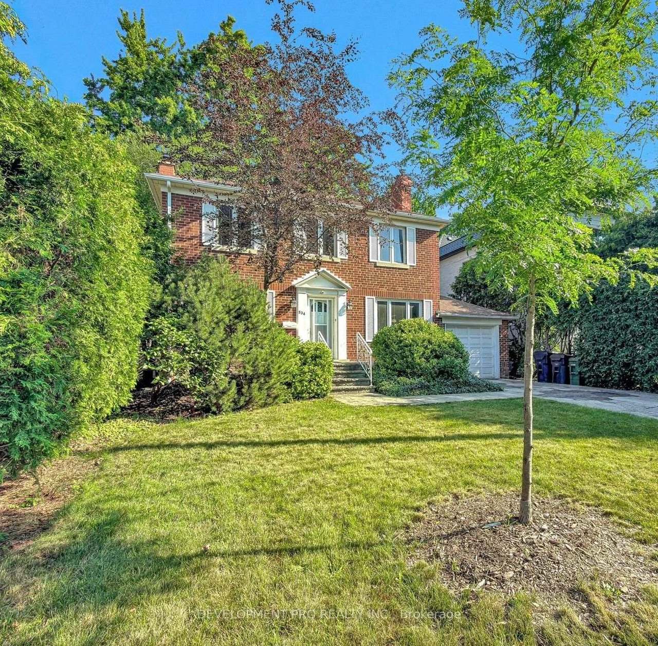 534 Deloraine Avenue, Toronto, ON M5M 2C3