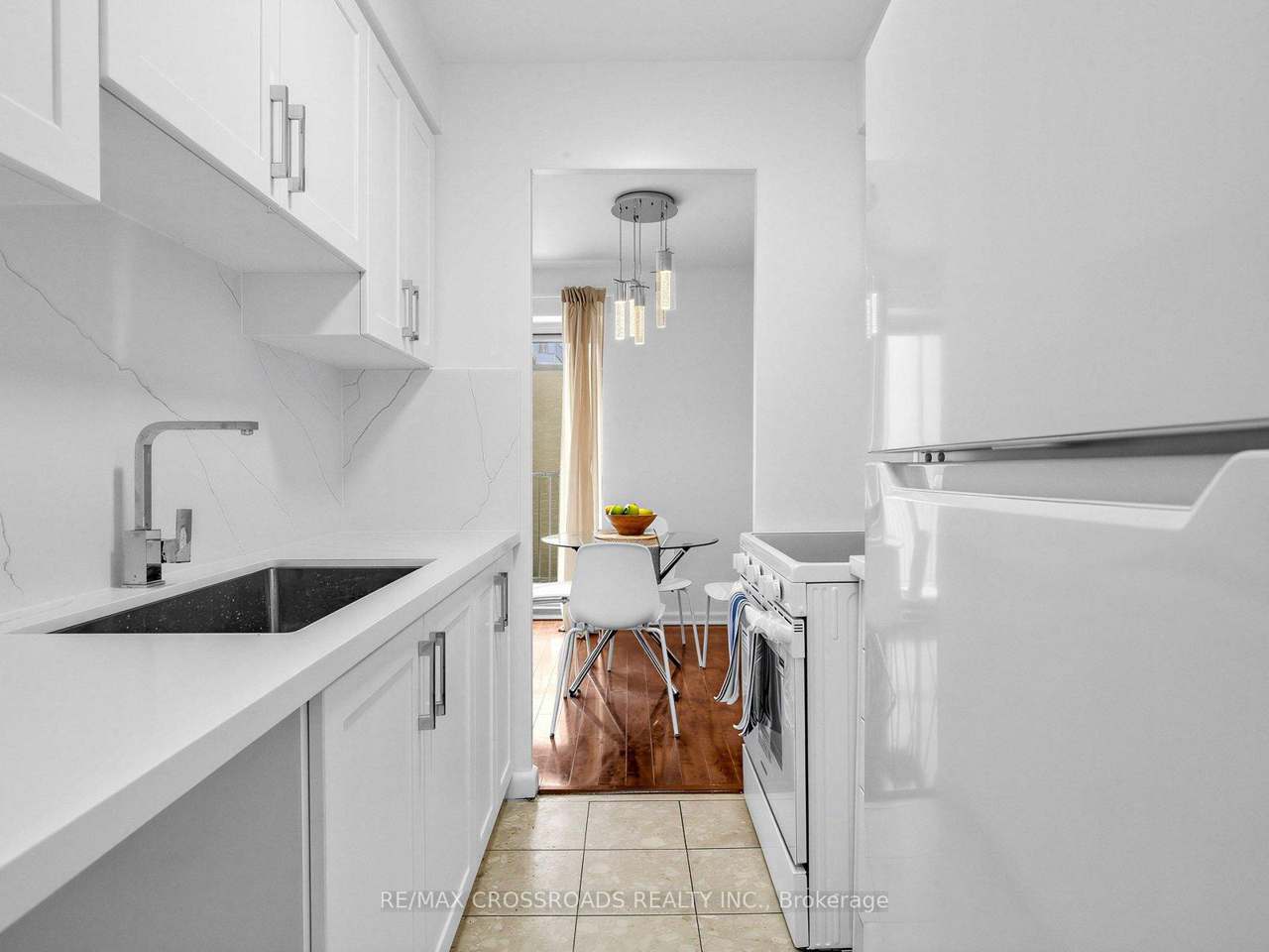 8 Kingsbridge Court 407, Toronto, ON M2R 1L5