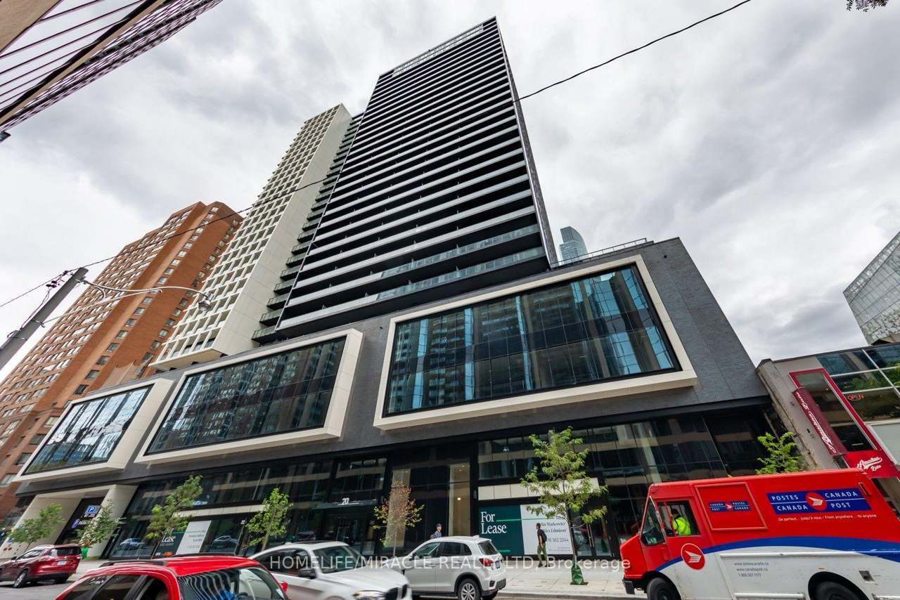 20 Edward Street 1422, Toronto, ON M5G 1C9