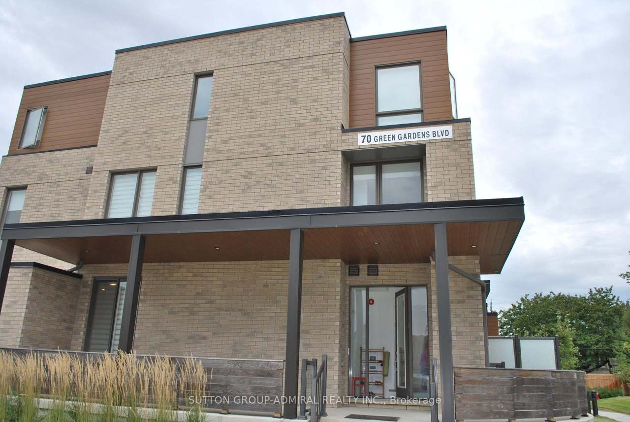 70 Green Gardens Boulevard 1, Toronto, ON M6A 0E6