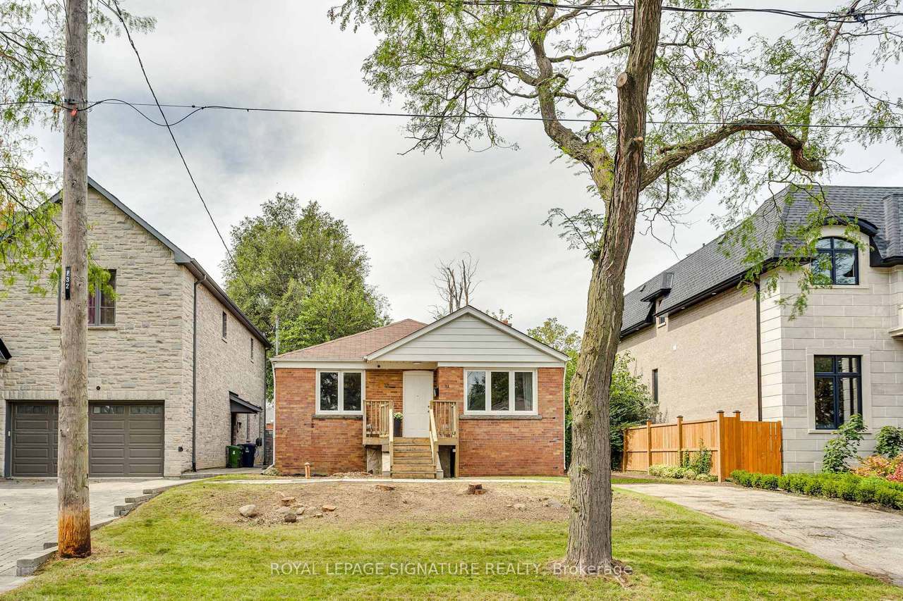 32 Wigan Crescent, Toronto, ON M3H 3A4