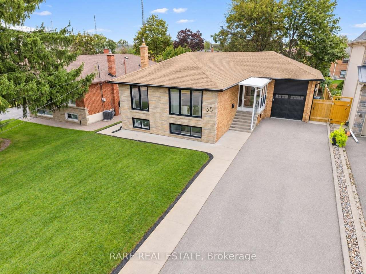 35 Kennard Avenue, Toronto, ON M3H 4M2
