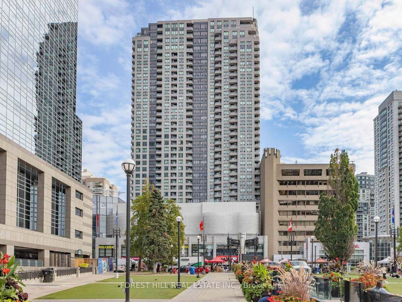 8 Hillcrest Avenue 1206, Toronto, ON M2N 6Y6