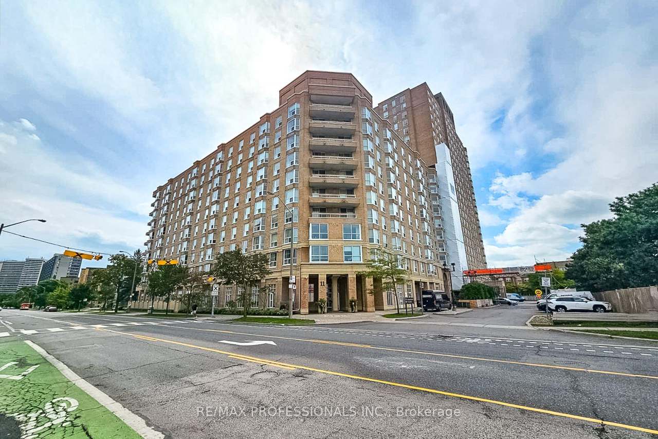 11 Thorncliffe Pk Drive 207, Toronto, ON M4H 1P3