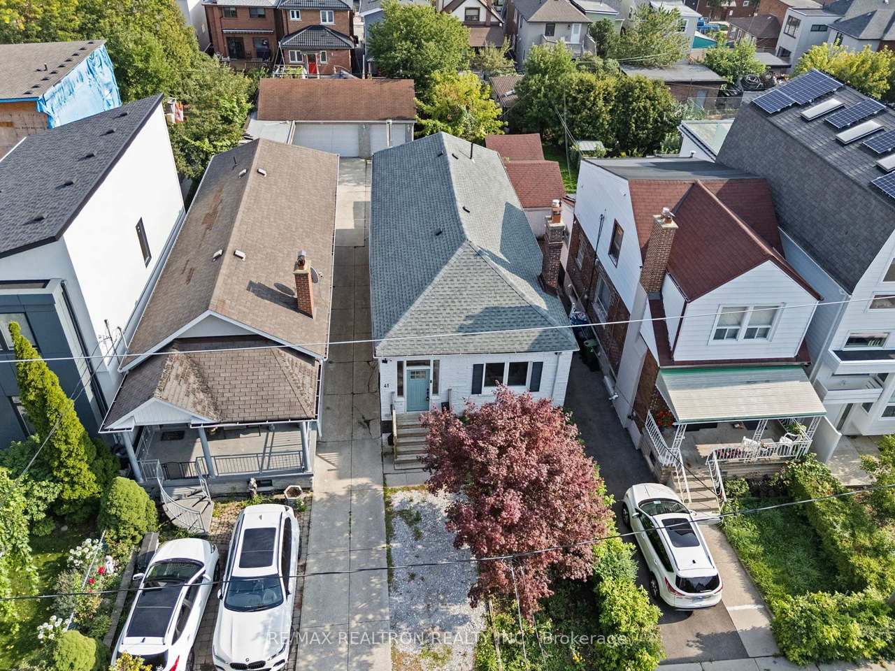 41 Ashbury Avenue, Toronto, ON M6E 1V6