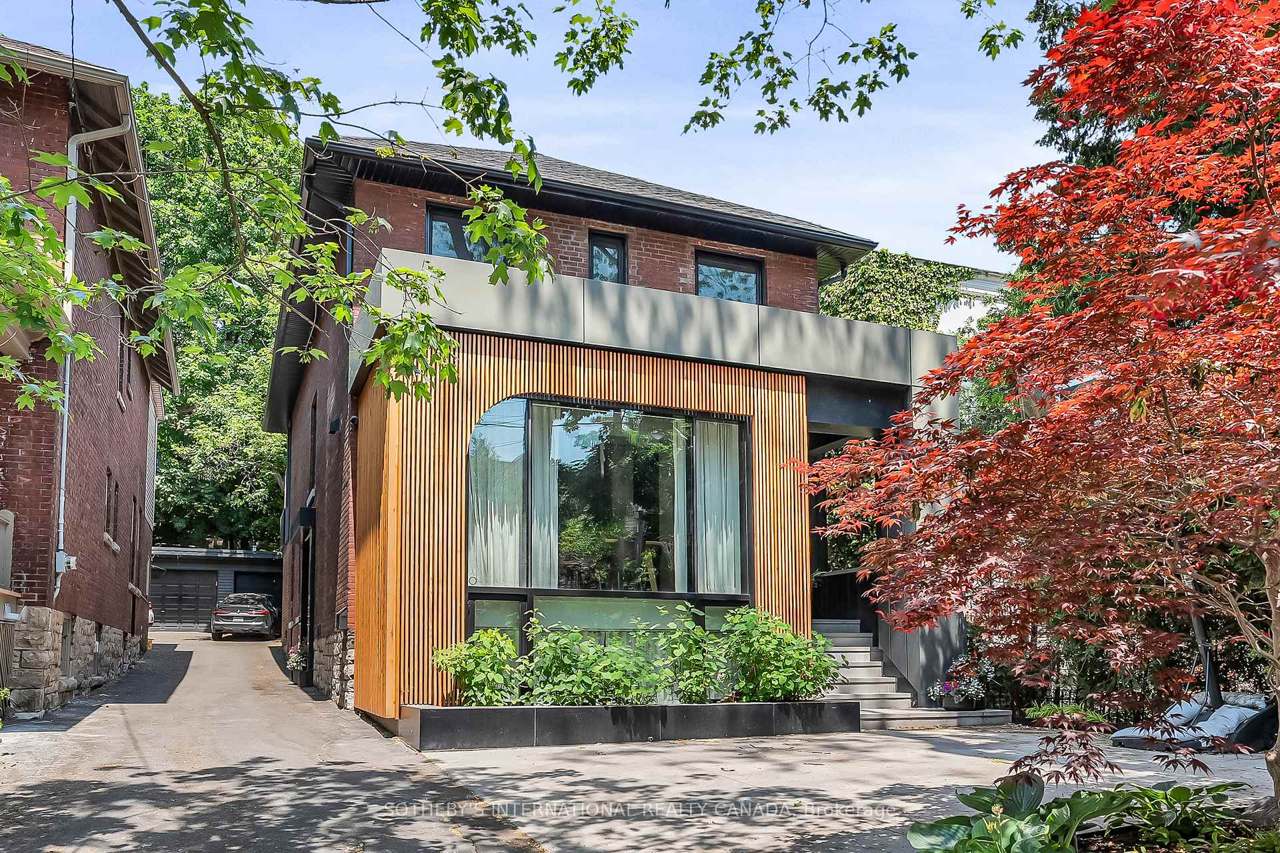 94 Walker Avenue, Toronto, ON M4V 1G2