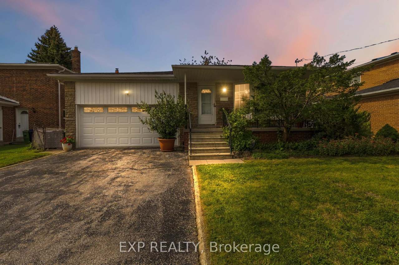 152 Hilda Avenue, Toronto, ON M2M 1V9