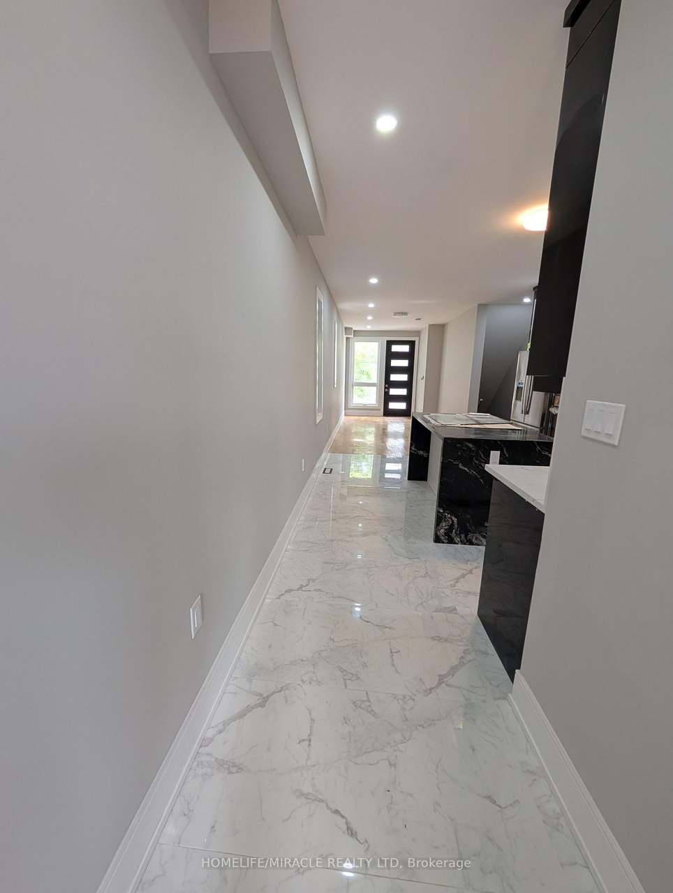 2099 Dufferin Street, Toronto, ON M6E 3R3
