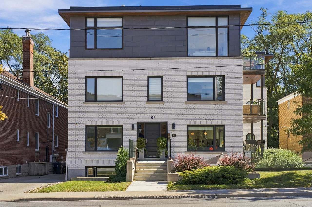 1657 Bathurst Street 2A, Toronto, ON M5P 3J8