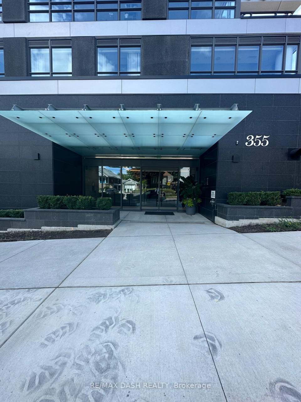 355 Bedford Park Avenue 204, Toronto, ON M5M 3X6