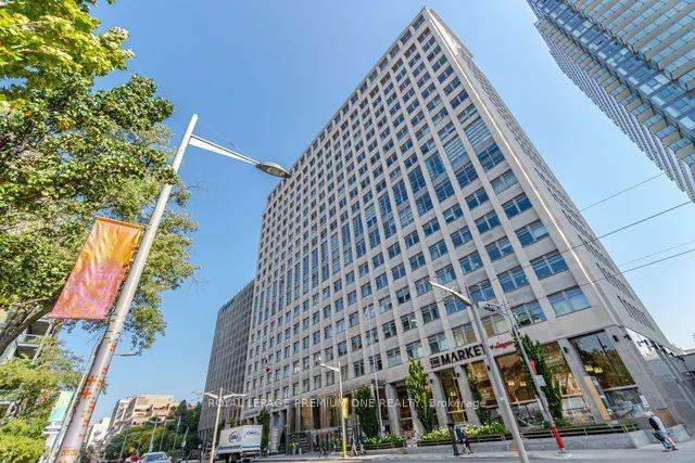 111 St Clair Avenue W 1903, Toronto, ON M4V 1N5