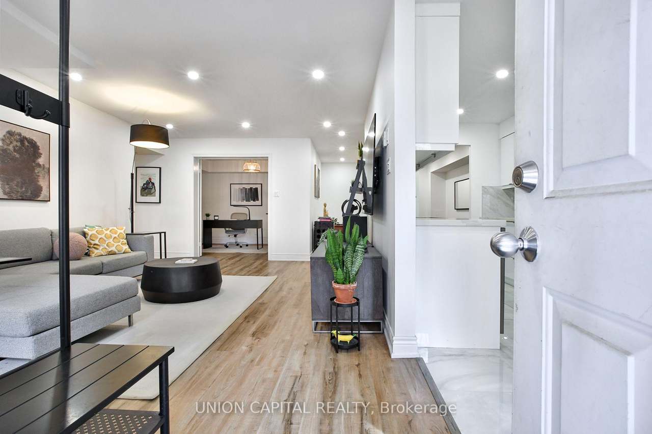 12 Sudbury Street 201, Toronto, ON M6J 3W7