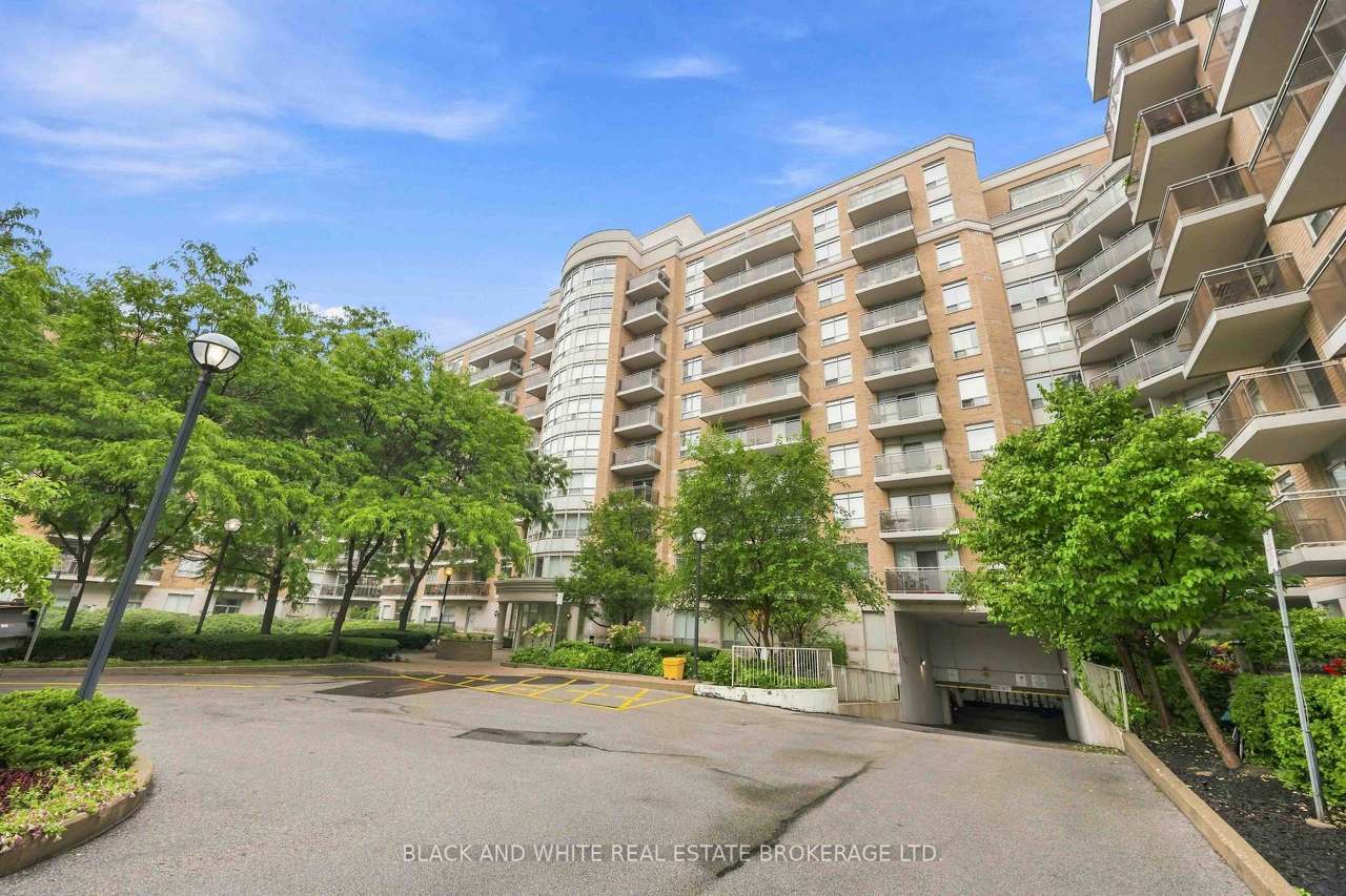 650 Lawrence Avenue W 524, Toronto, ON M6A 3E8
