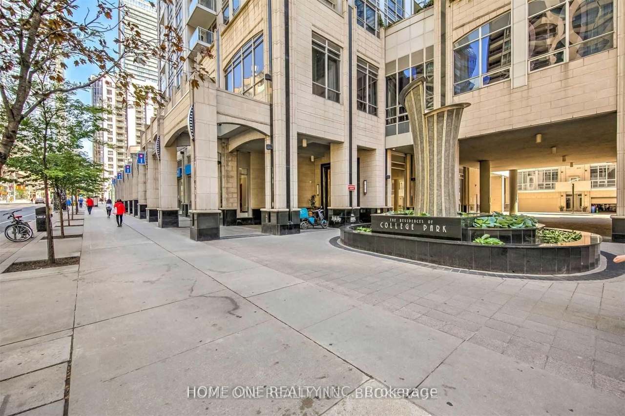 761 Bay Street 2604, Toronto, ON M5G 2R2