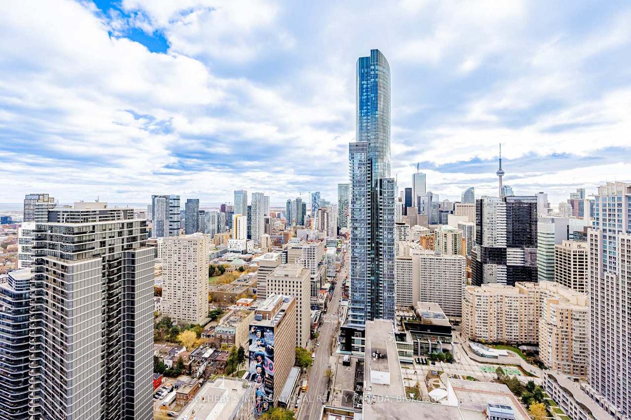 7 Grenville Street 4511, Toronto, ON M4Y 0E9