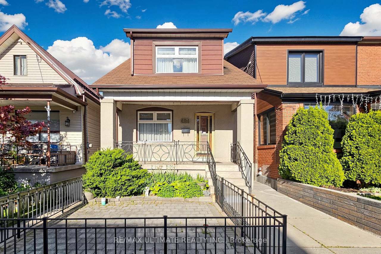 494 Oakwood Avenue W, Toronto, ON M6E 2W7