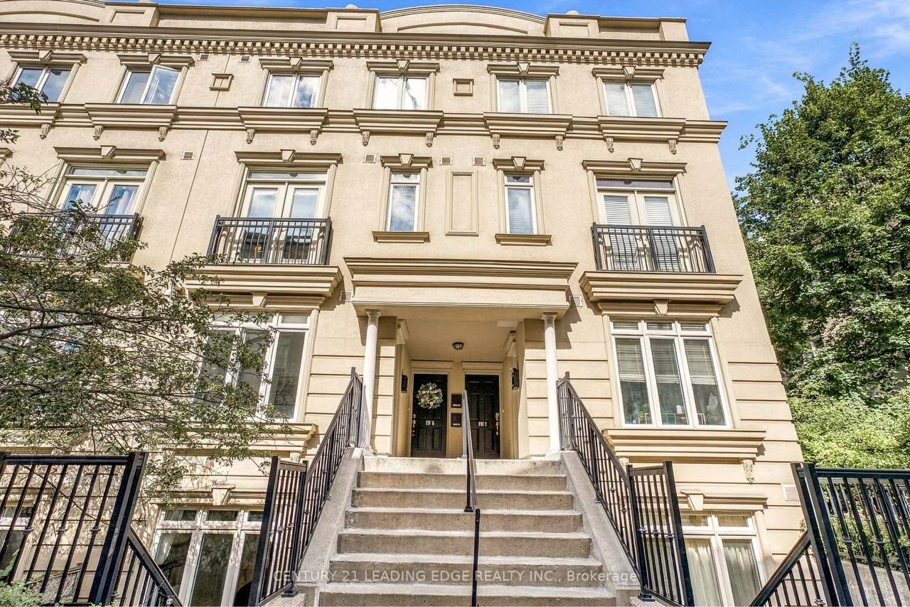 98 Carr Street TH5, Toronto, ON M5T 1B7