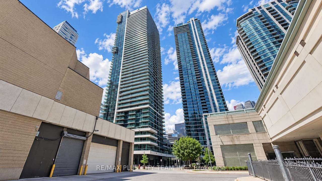 33 Bay Street 1502, Toronto, ON M5J 2Z3