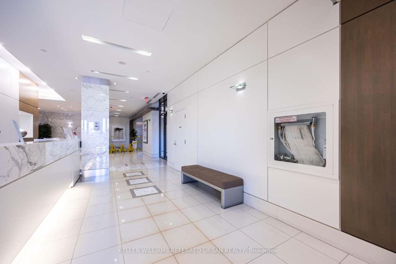 500 St Clair Avenue W 1006, Toronto, ON M6C 1A8