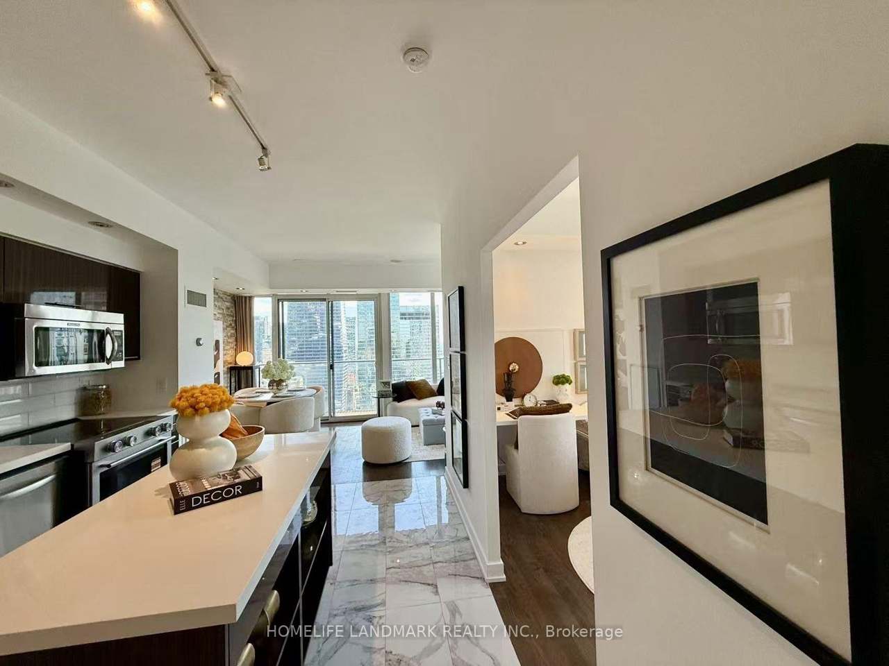126 Simcoe Street 3303, Toronto, ON M5H 4E6
