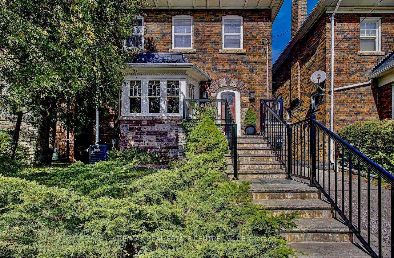194 Lawrence Avenue E, Toronto, ON M4N 1T1