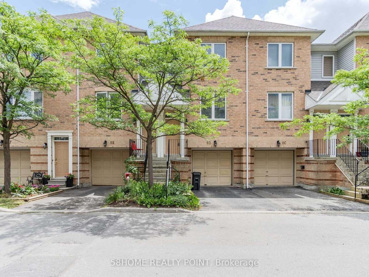 8D Leaside Park Drive, Toronto, ON M4H 1R3