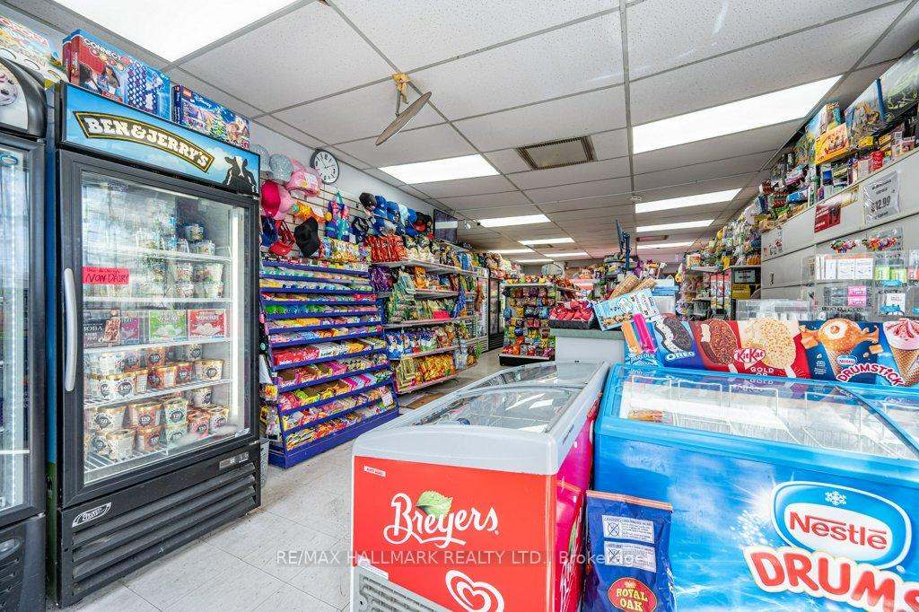 675 Broadview Avenue, Toronto, ON M4K 2P4