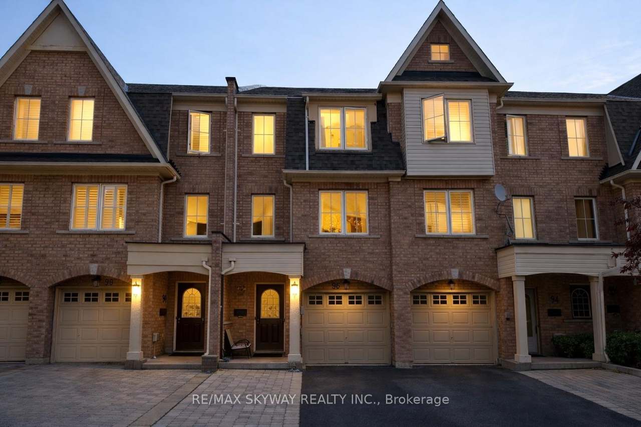 96 Jenkinson Way, Toronto, ON M1P 5H4