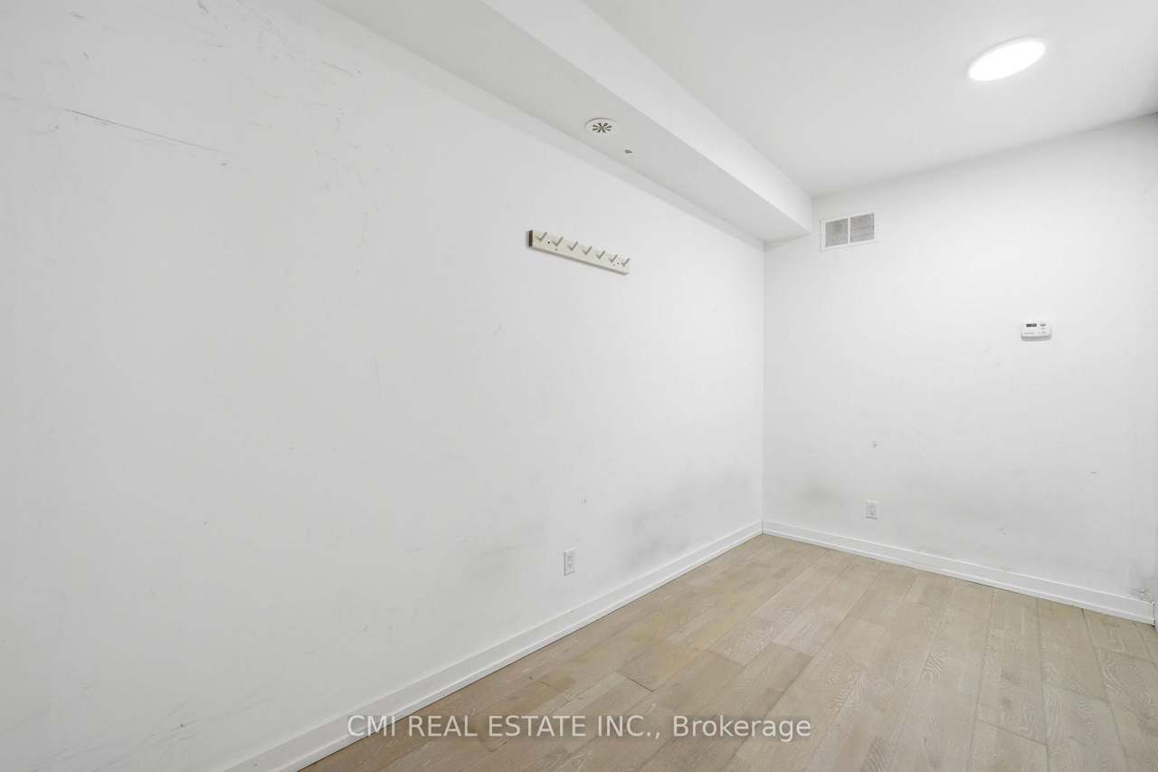 1321 Gerrard Street E 10, Toronto, ON M4L 1Y8