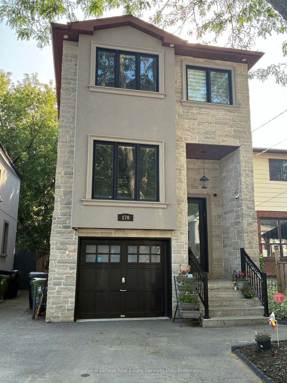 176 Leyton Avenue, Toronto, ON M1L 3V6
