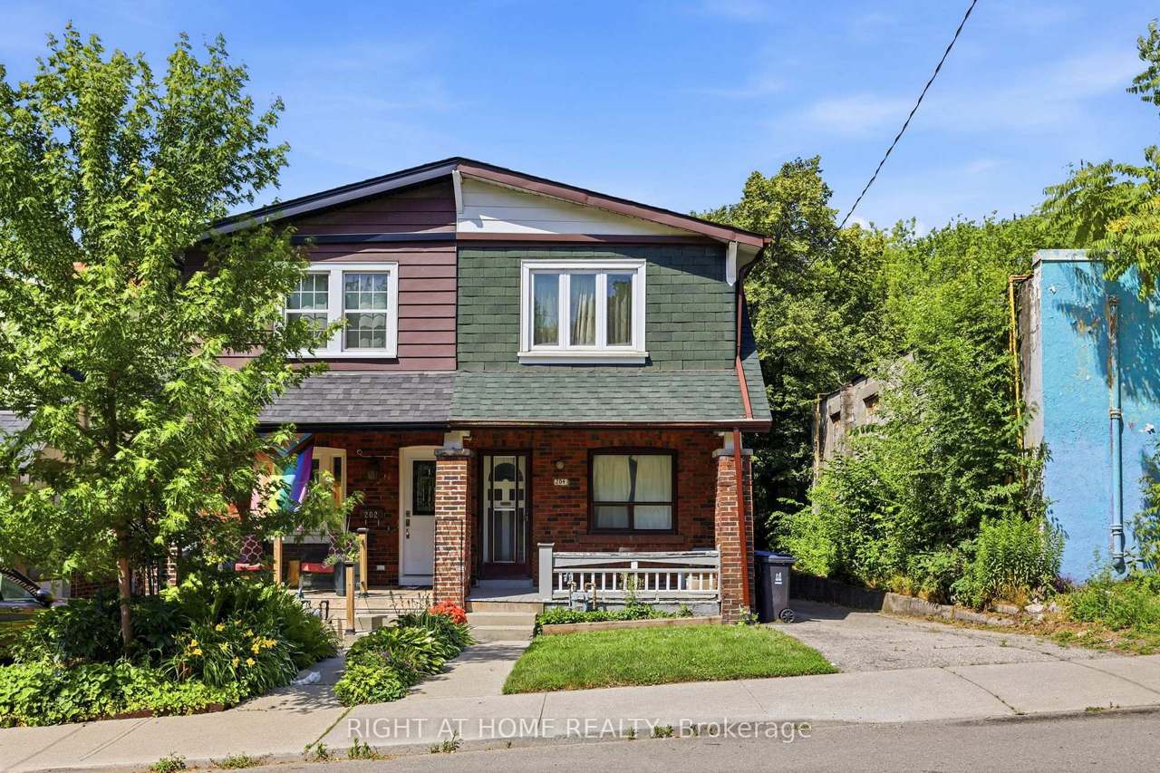 204 Highfield Road, Toronto, ON M4L 2V3