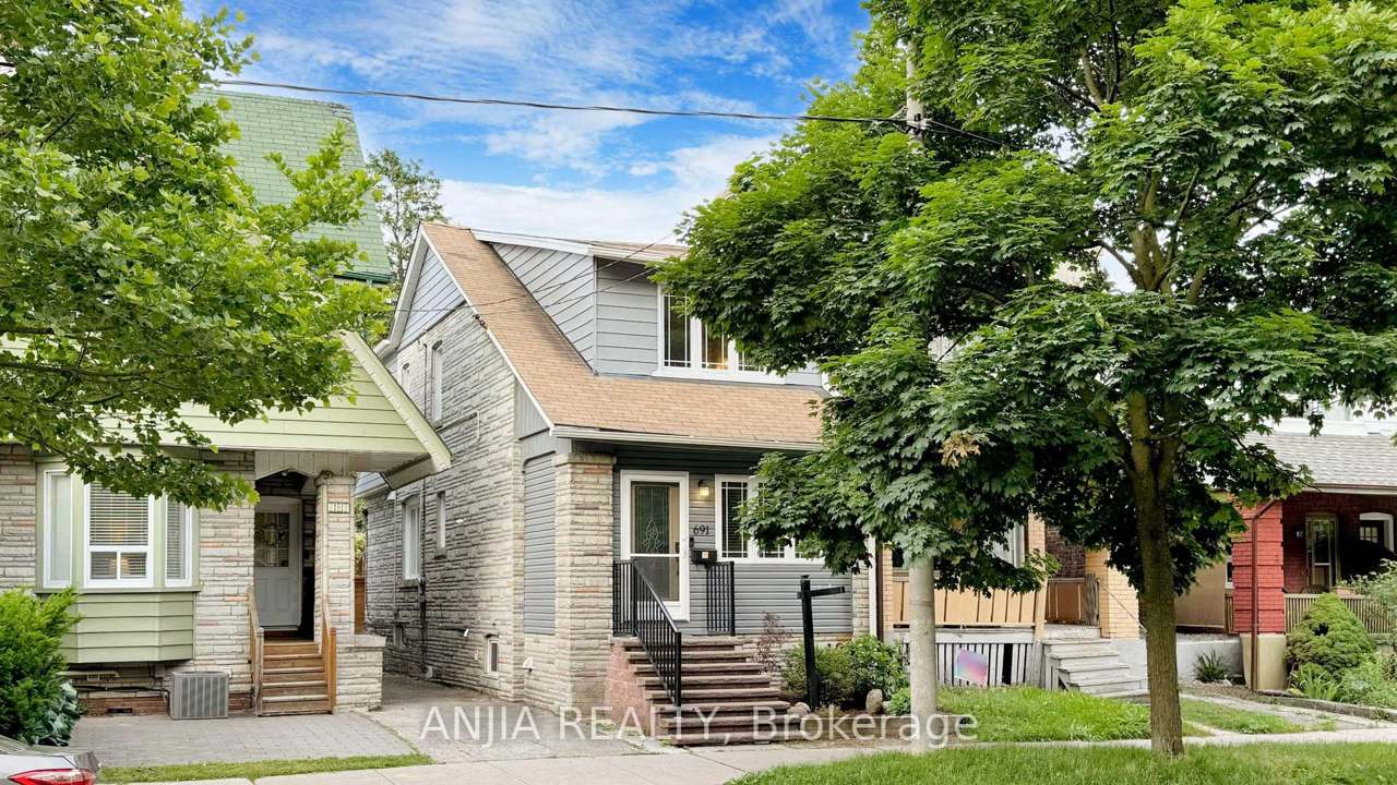 691 Greenwood Avenue, Toronto, ON M4J 4B6
