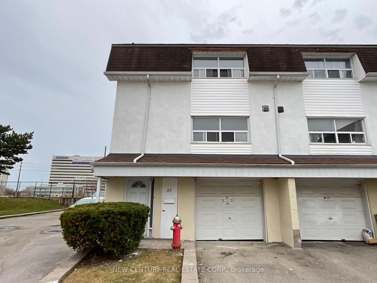 27 Trailridge Crescent, Toronto, ON M1E 4C9