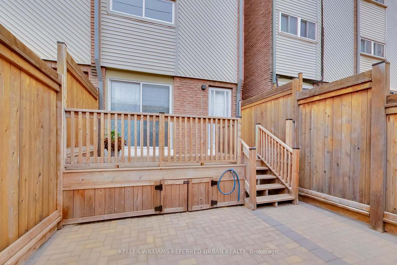 1666 Queen Street E 22, Toronto, ON M4L 1G3