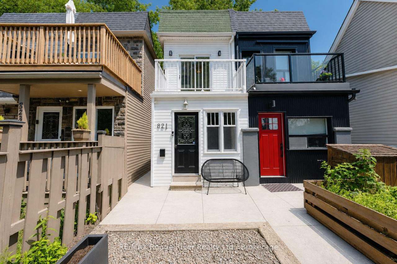 821 Craven Road, Toronto, ON M4L 2Z7