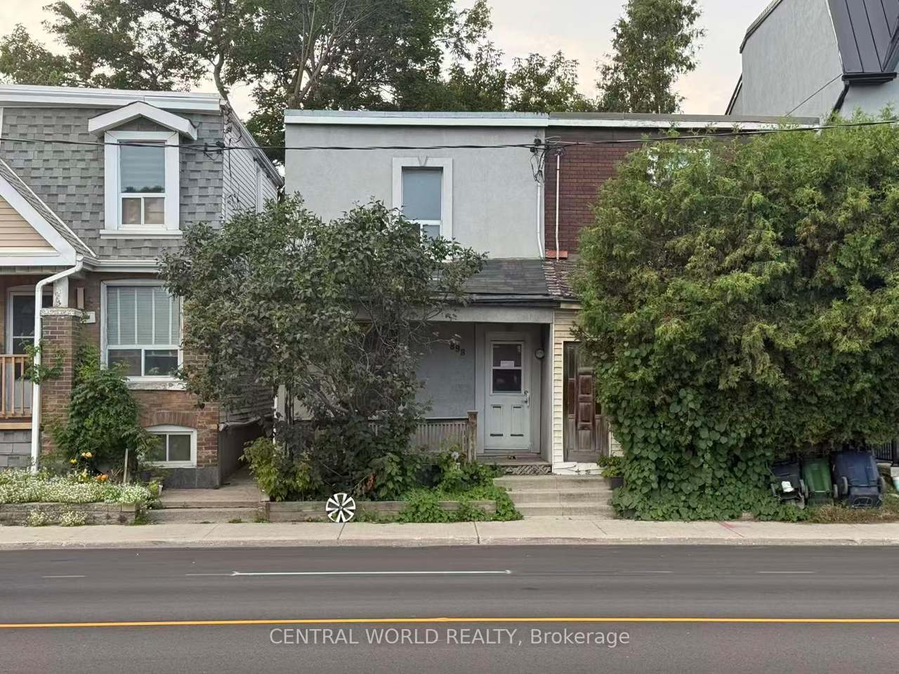 898 Eastern Avenue, Toronto, ON M4L 1A4