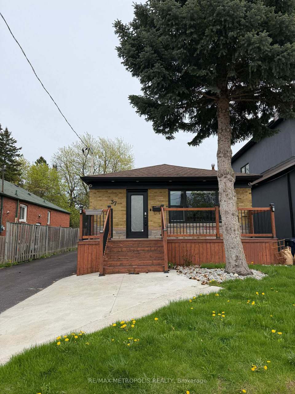 37 Lynvalley Crescent, Toronto, ON M1R 2V1