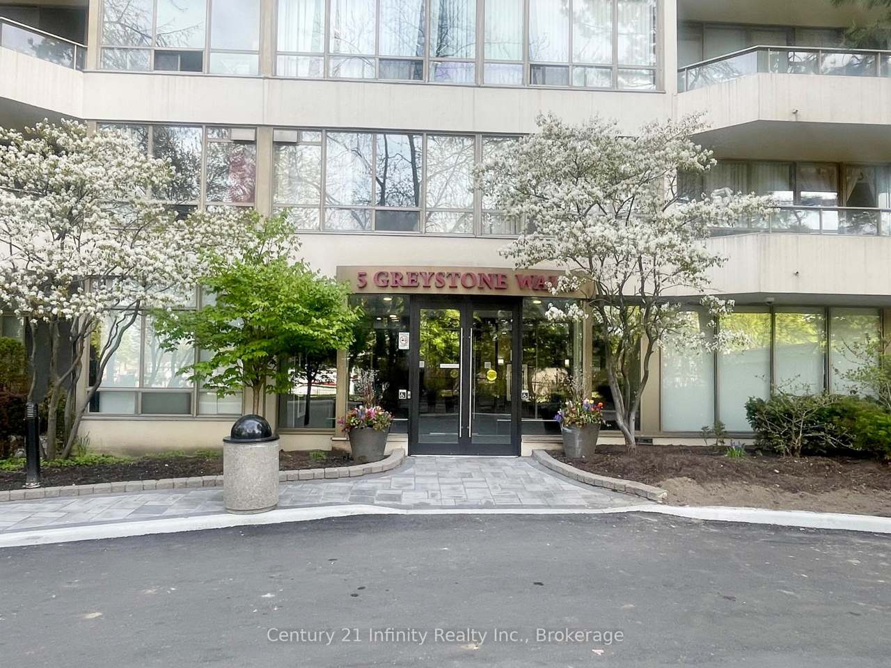 5 Greystone Walk Drive 1206, Toronto, ON M1K 5J5