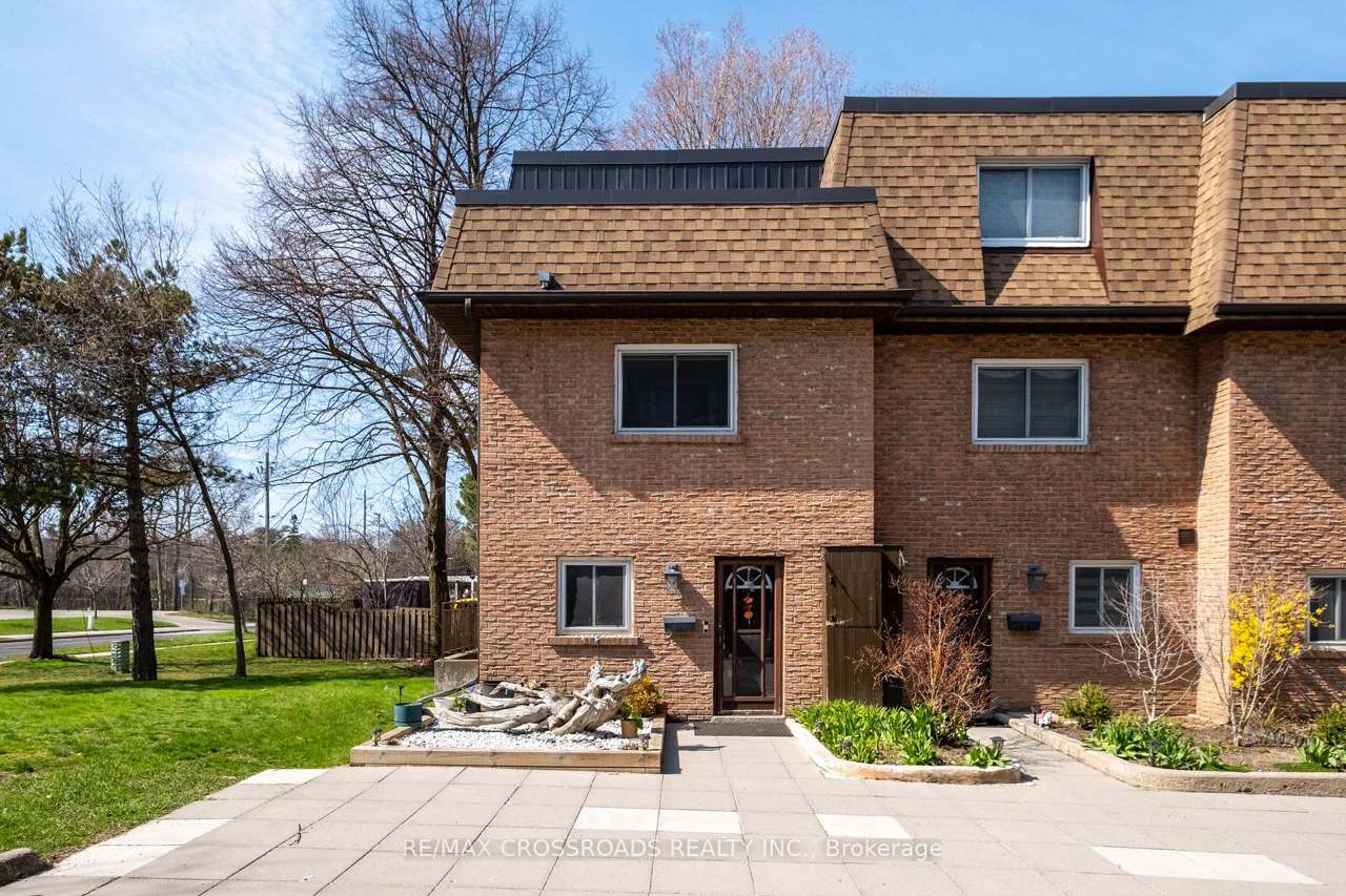 20 Hainford Street 7, Toronto, ON M1E 4X8