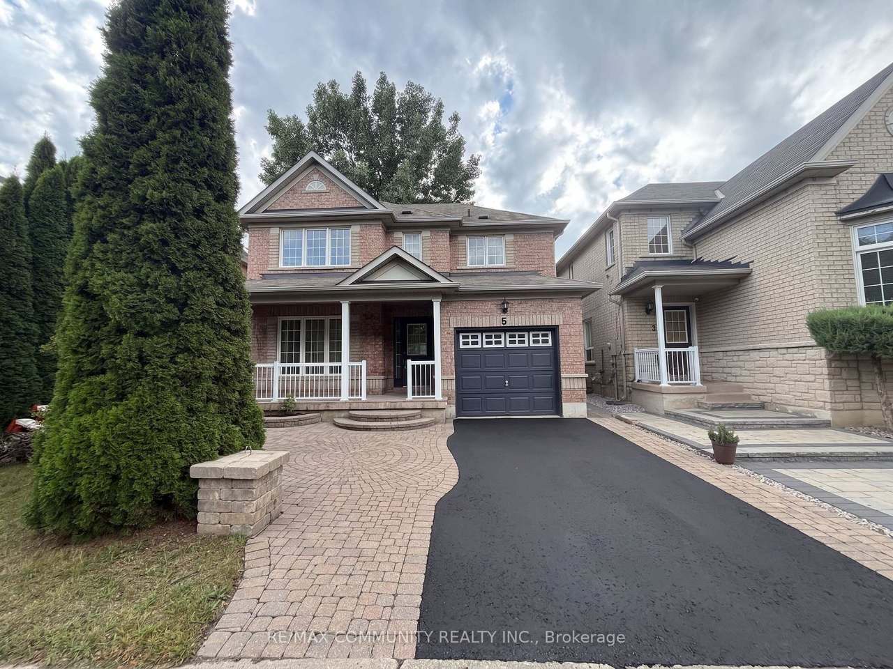 5 Canoe Crescent, Toronto, ON M1X 1X9