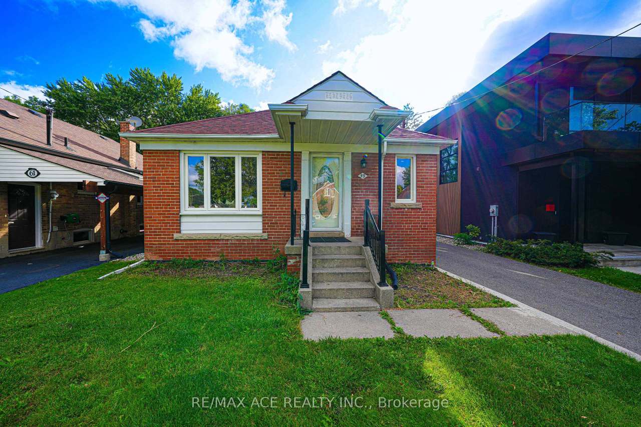 59 Lilian Drive, Toronto, ON M1R 3W4