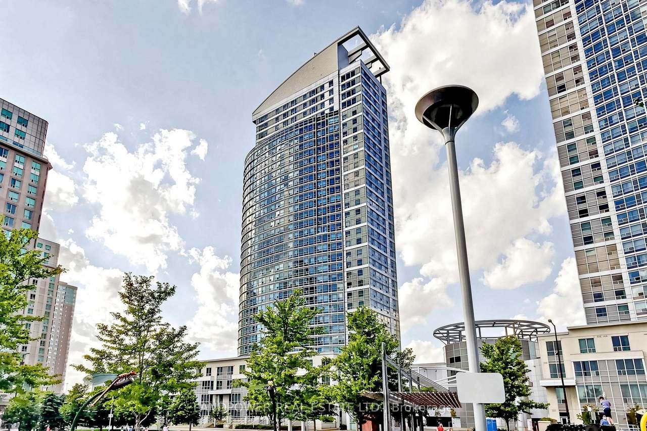36 Lee Centre Drive 1801, Toronto, ON M1H 3K2