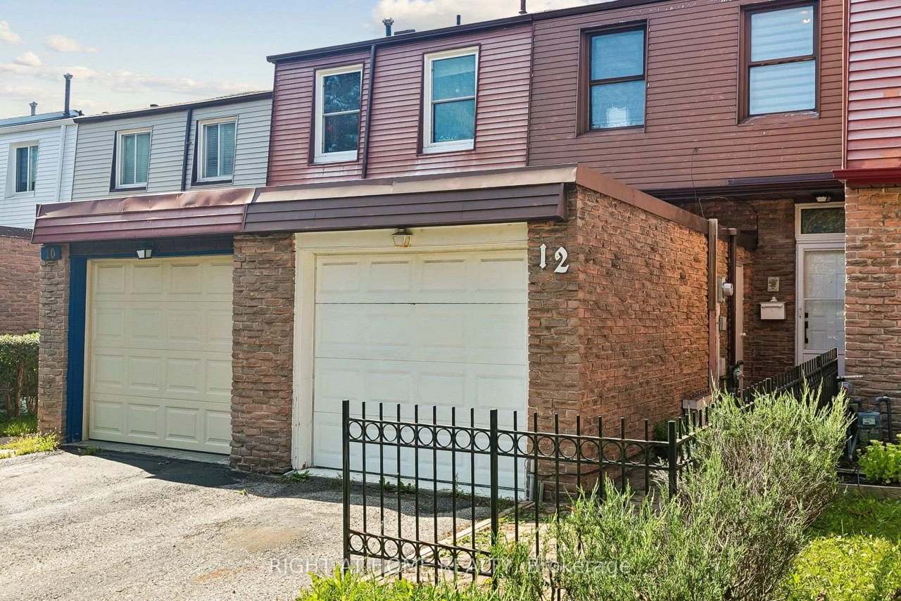 12 l'amoreaux Drive, Toronto, ON M1W 2L9