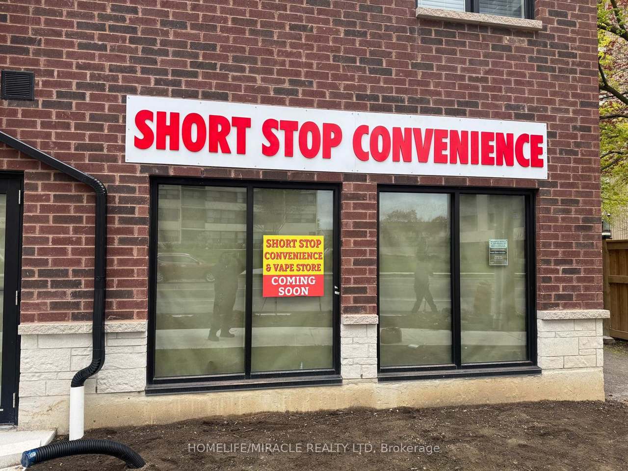 3051 Pharmacy Avenue, Toronto, ON M1W 2H1