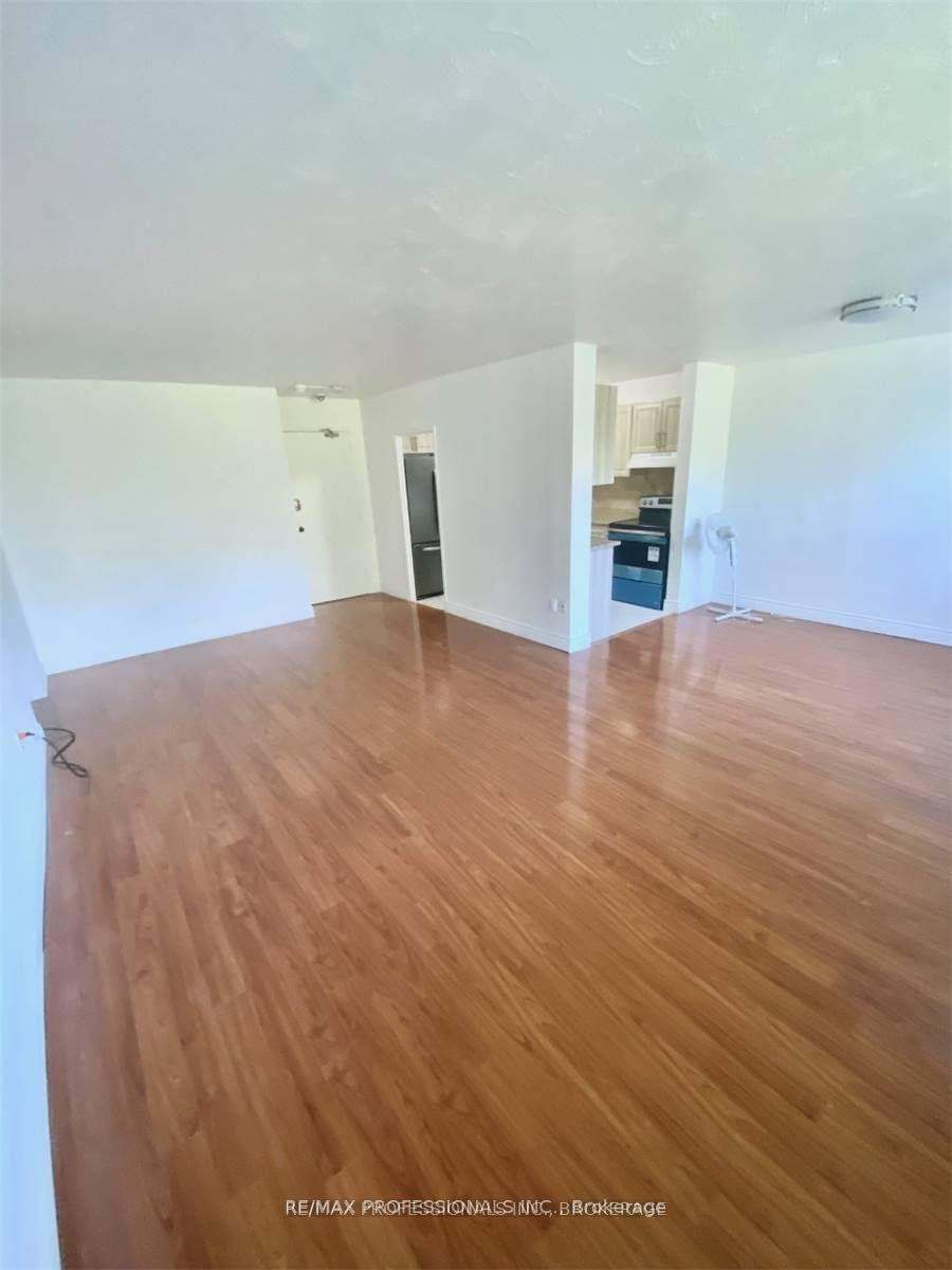 2245 Eglinton Avenue E 310, Toronto, ON M1K 2N3