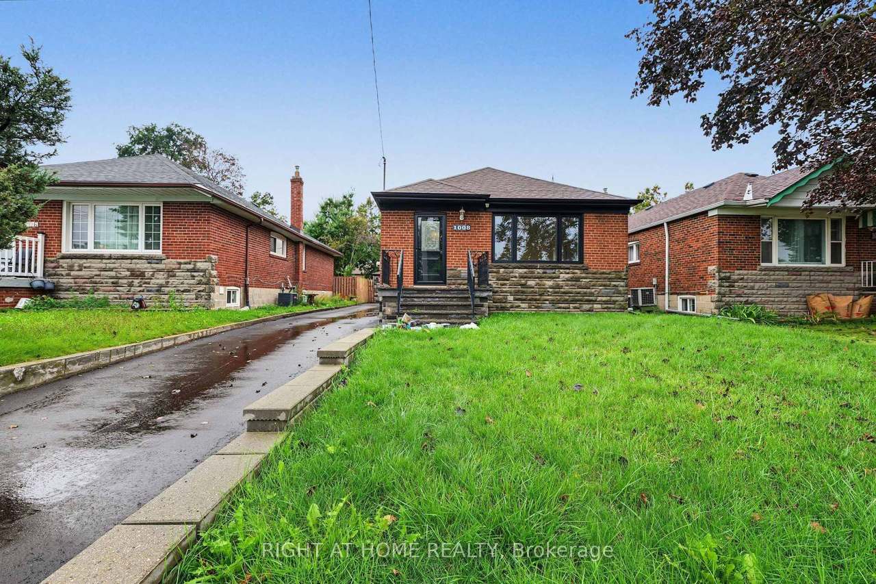 1008 Kennedy Road, Toronto, ON M1P 2K6