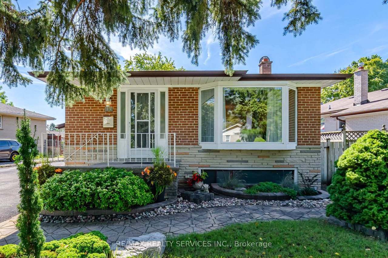 15 Shoreview Drive, Toronto, ON M1E 3R1